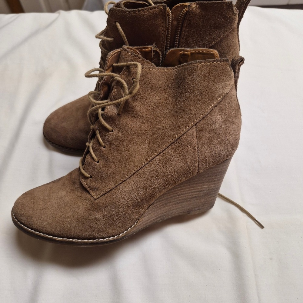 Lucky Brand Tan Suede Lace Up Wedge Ankle Booties Side Zip Womens Boots - Picture 4 of 4